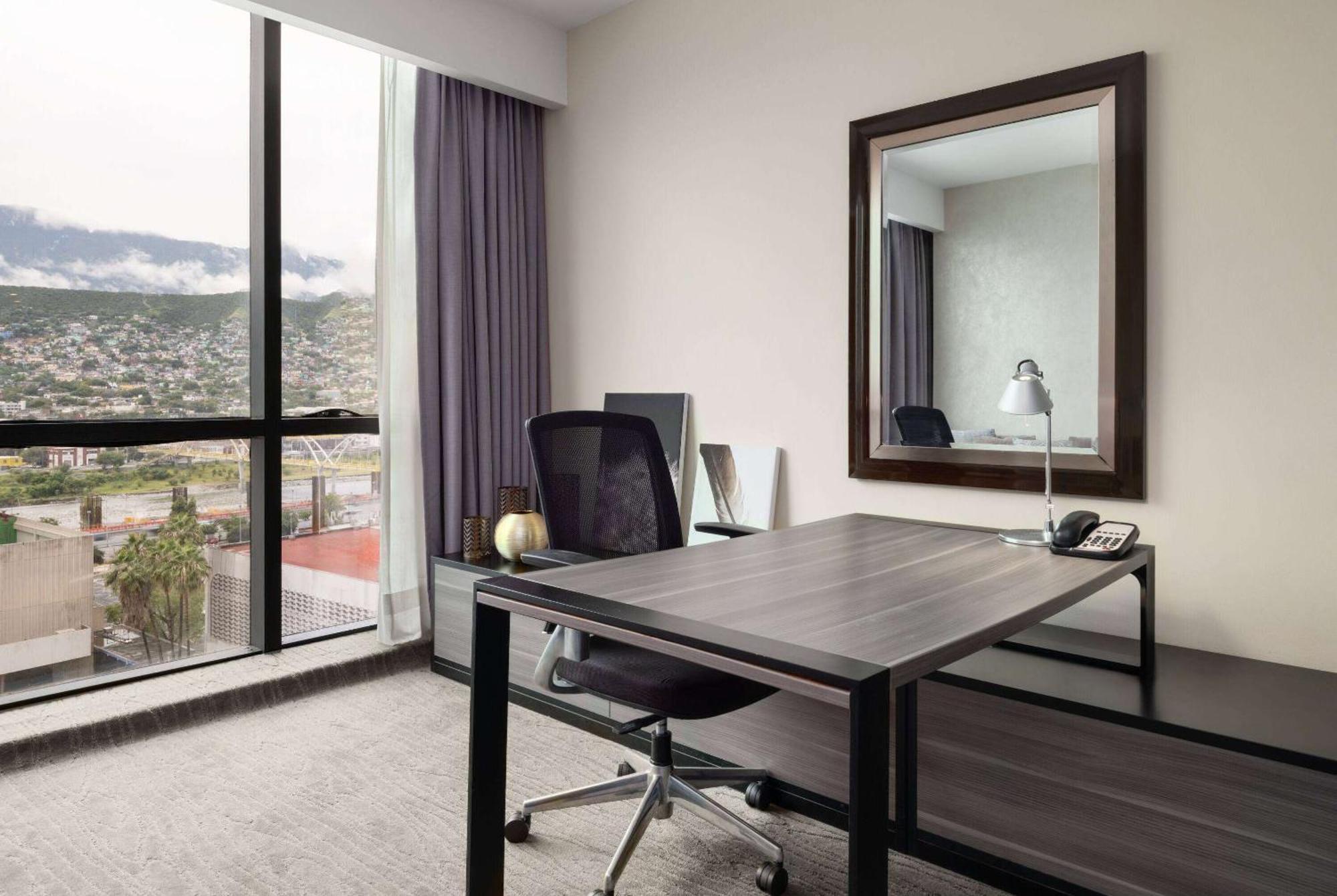 Wyndham Monterrey Ambassador Centro Hotell Exteriör bild