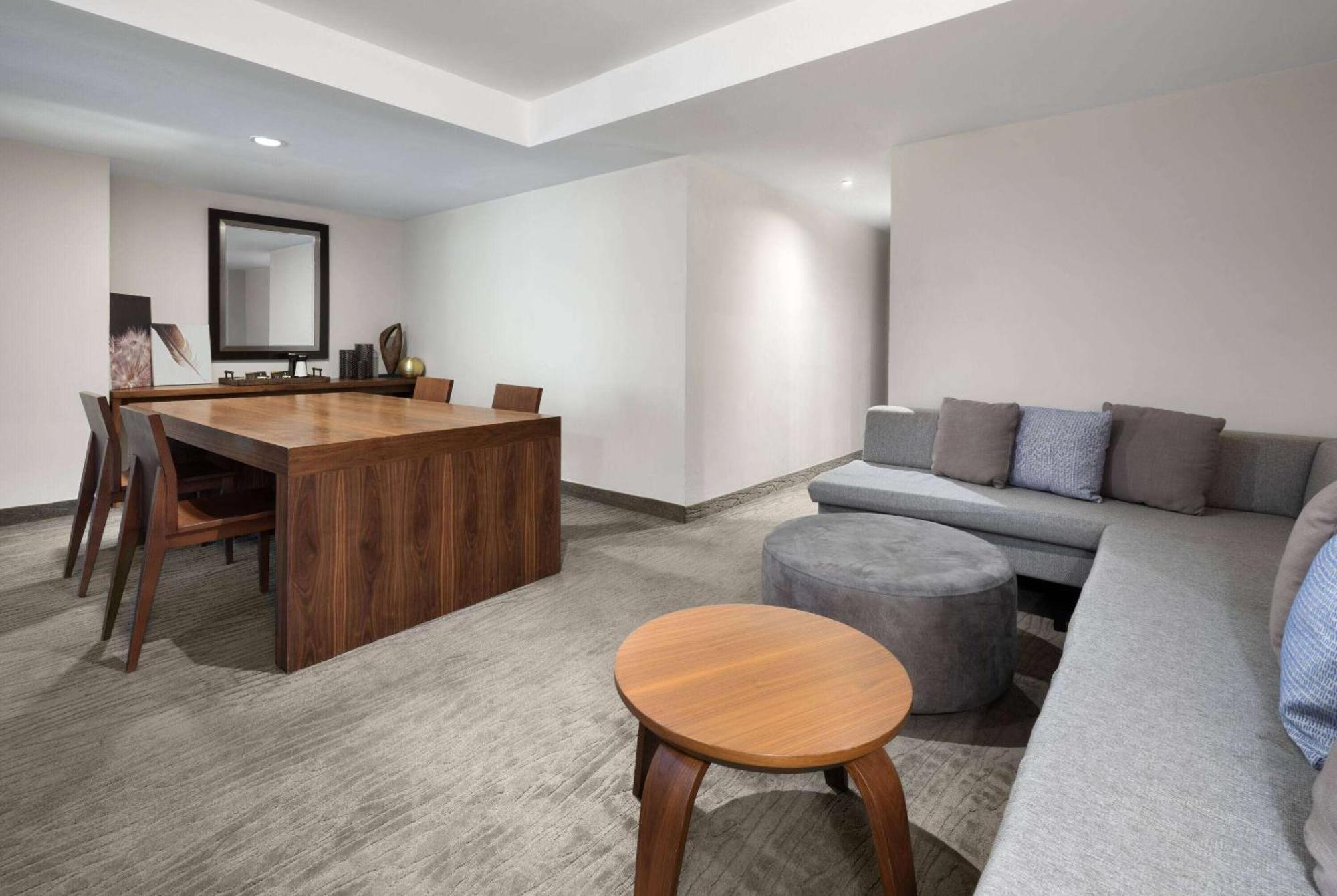 Wyndham Monterrey Ambassador Centro Hotell Exteriör bild